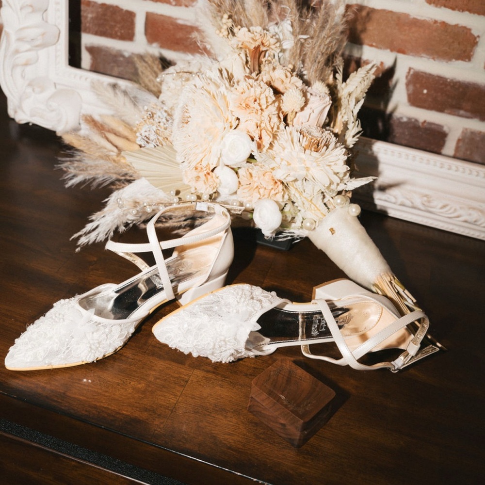 Bridal shoes with lace and 3D florals